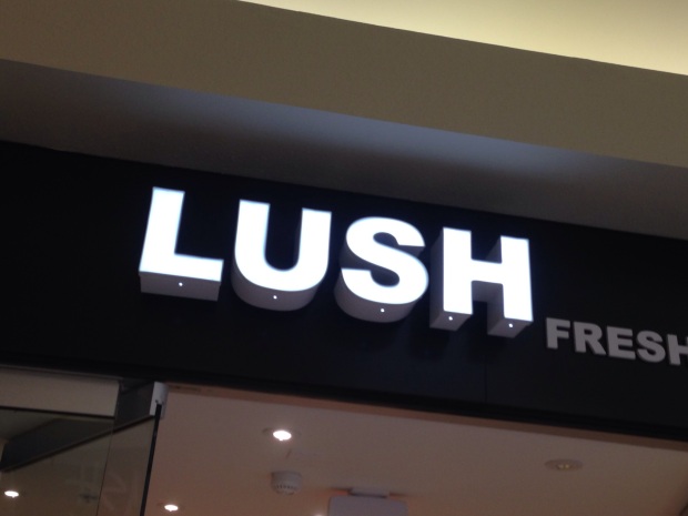 lush fresh cosmetics store mall okc no shampoo no drought review